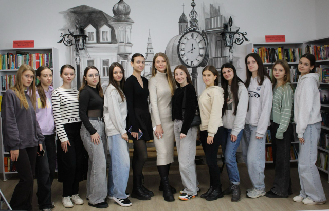 CОУМа-12 з кураткоркою М.І. Любінецькою